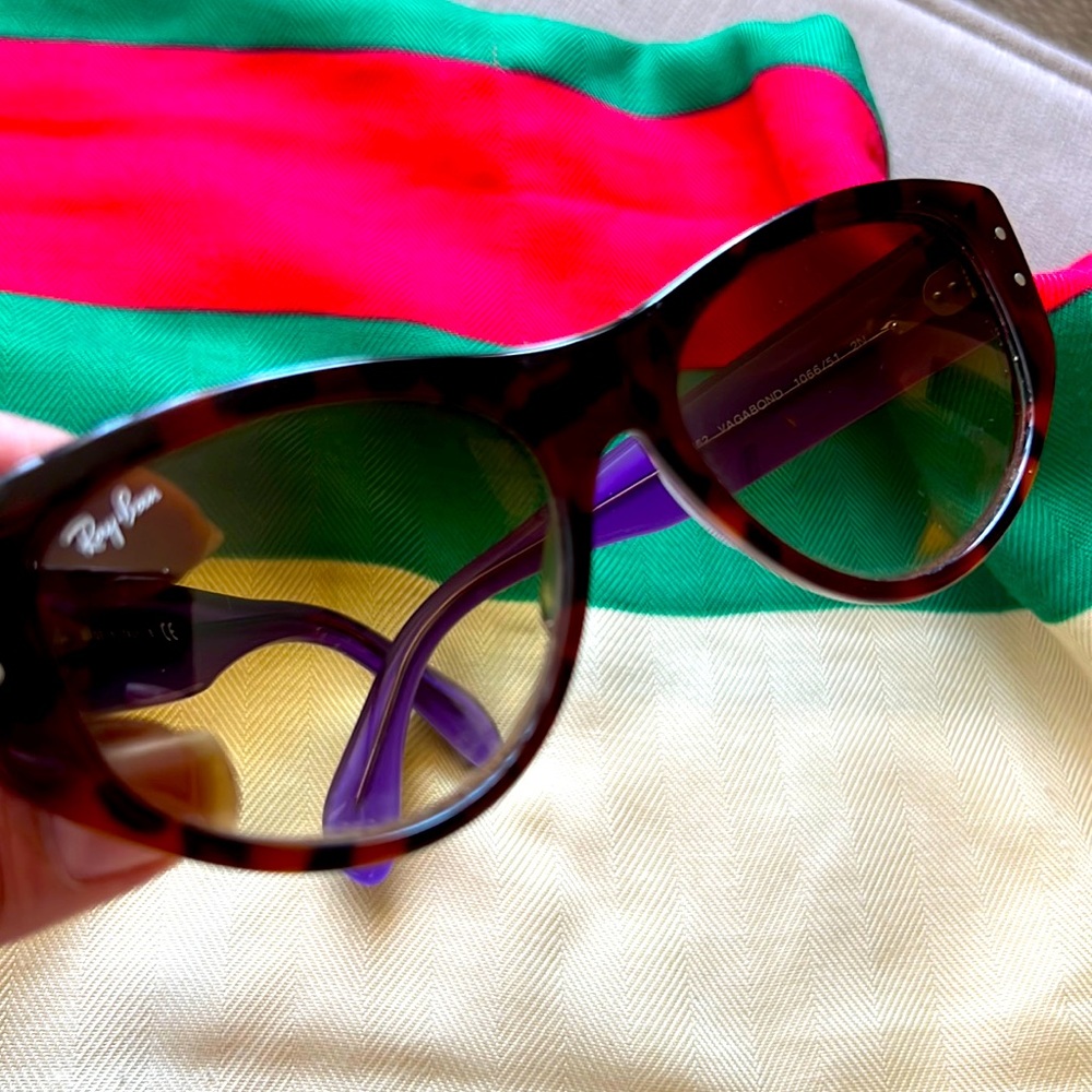 Vintage beautiful Ray ban sunglasses no visible scratches ✨✨